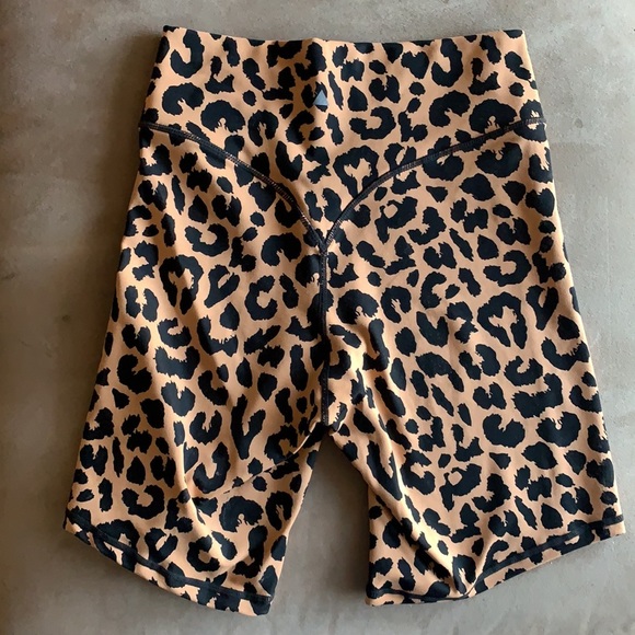 Balance Athletica Kingdom collection biker shorts - Picture 2 of 4